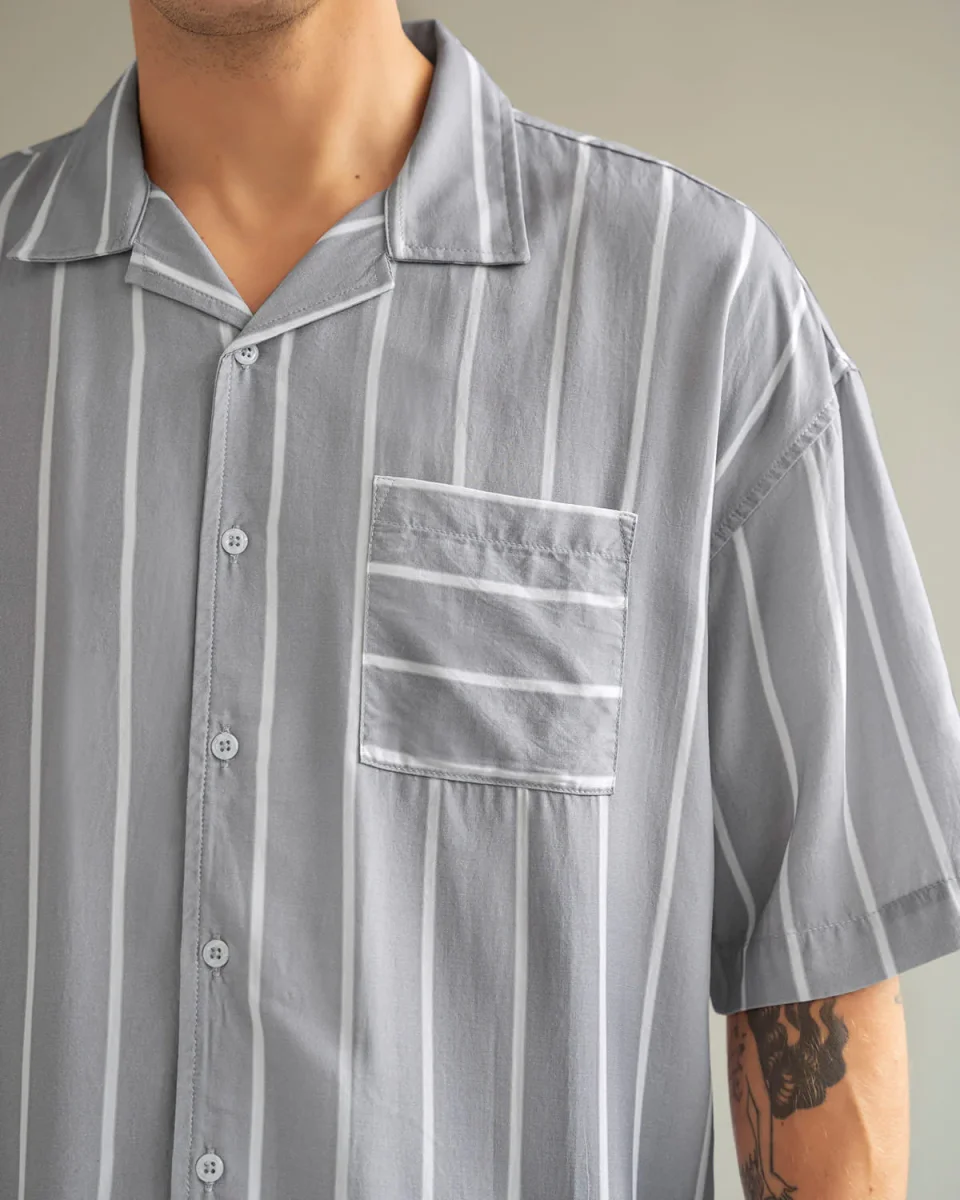 Camisa manga corta silueta oversized - Imagen 4