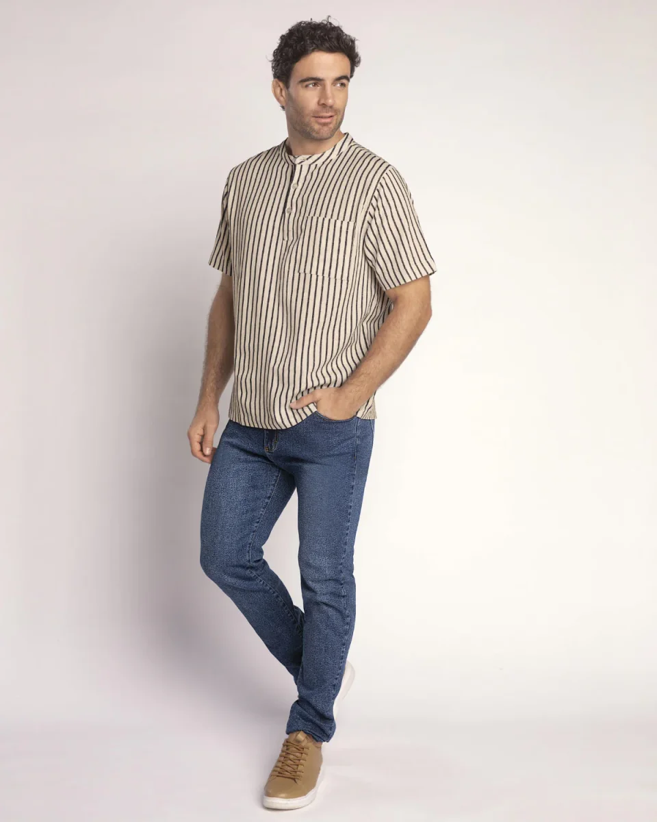 Camisa manga corta cuello nerú en tela tipo lino - Imagen 5
