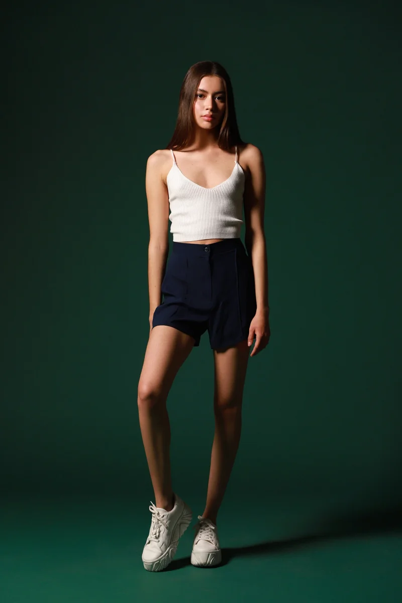 Short Con Pinzas Frontales Y Pretina